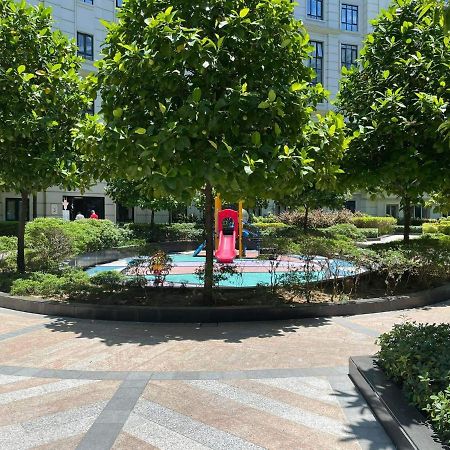 Studio Condo Building 81 Newport Boulevard マニラ市 エクステリア 写真