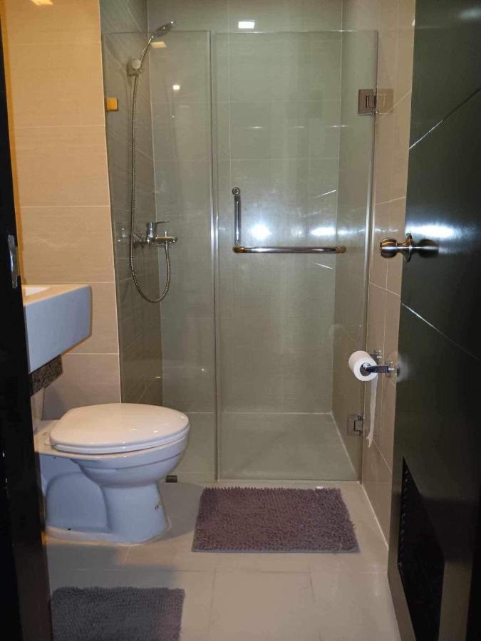 Studio Condo Building 81 Newport Boulevard マニラ市 エクステリア 写真