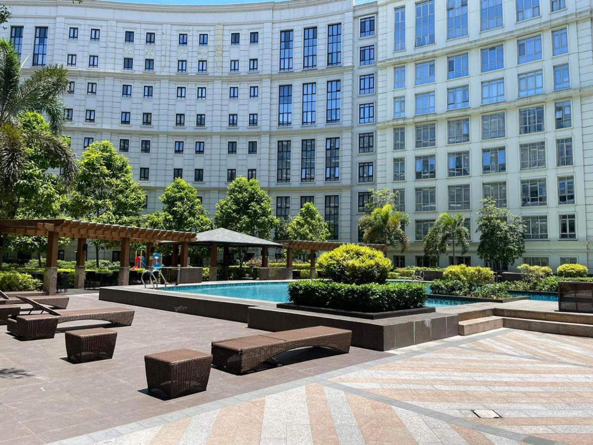 Studio Condo Building 81 Newport Boulevard マニラ市 エクステリア 写真